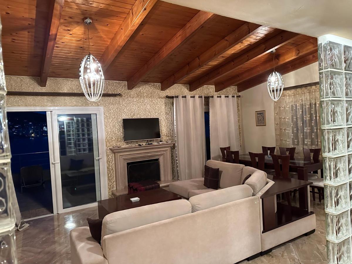 Penthouse Sea View Apartment Sarande Bagian luar foto